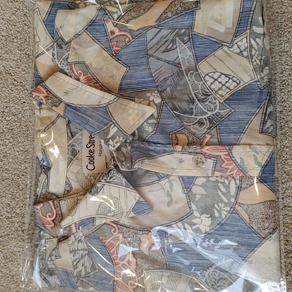 Men's Hawaiian Shirt - Picture 6 of 6